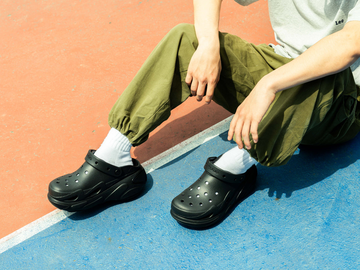 CROCS - MENS WMNS BUBBLE CRUSH CLOG TRIPLE BLACK【210061-0WC】