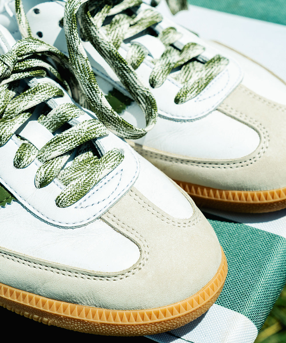 adidas - UNISEX SAMBA OG WMNS Foot Wear White/Tech Olive/Gum 【JS1352】