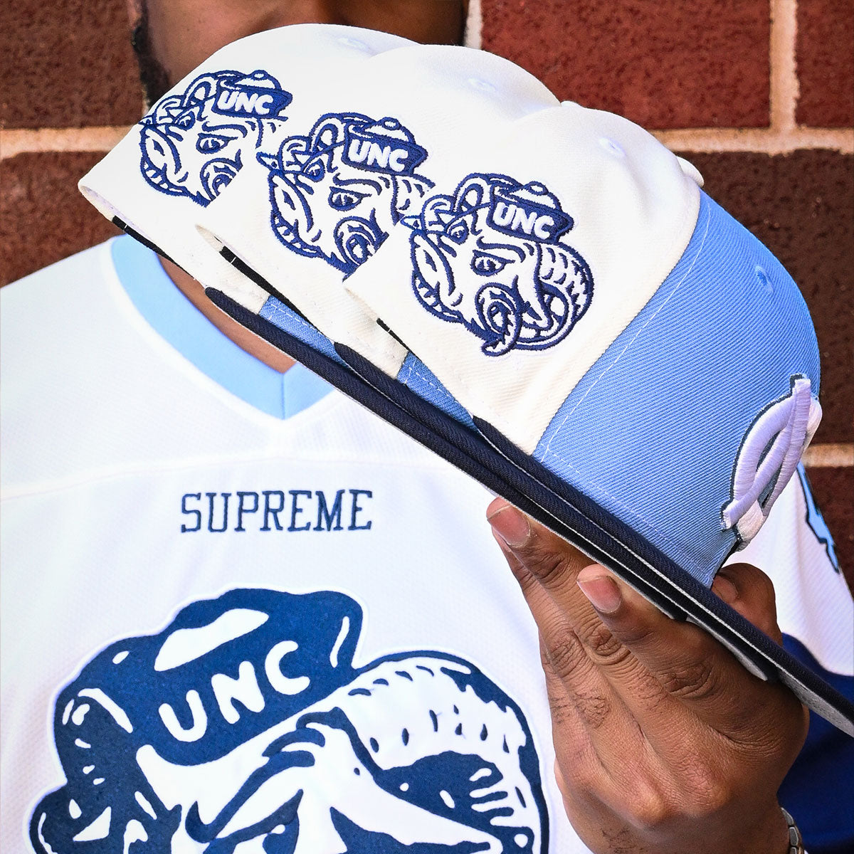 New Era - North Carolina Tar Heels Chrome 1942 All Star Game 59FIFTY Chrome White/Sky Blue/Navy