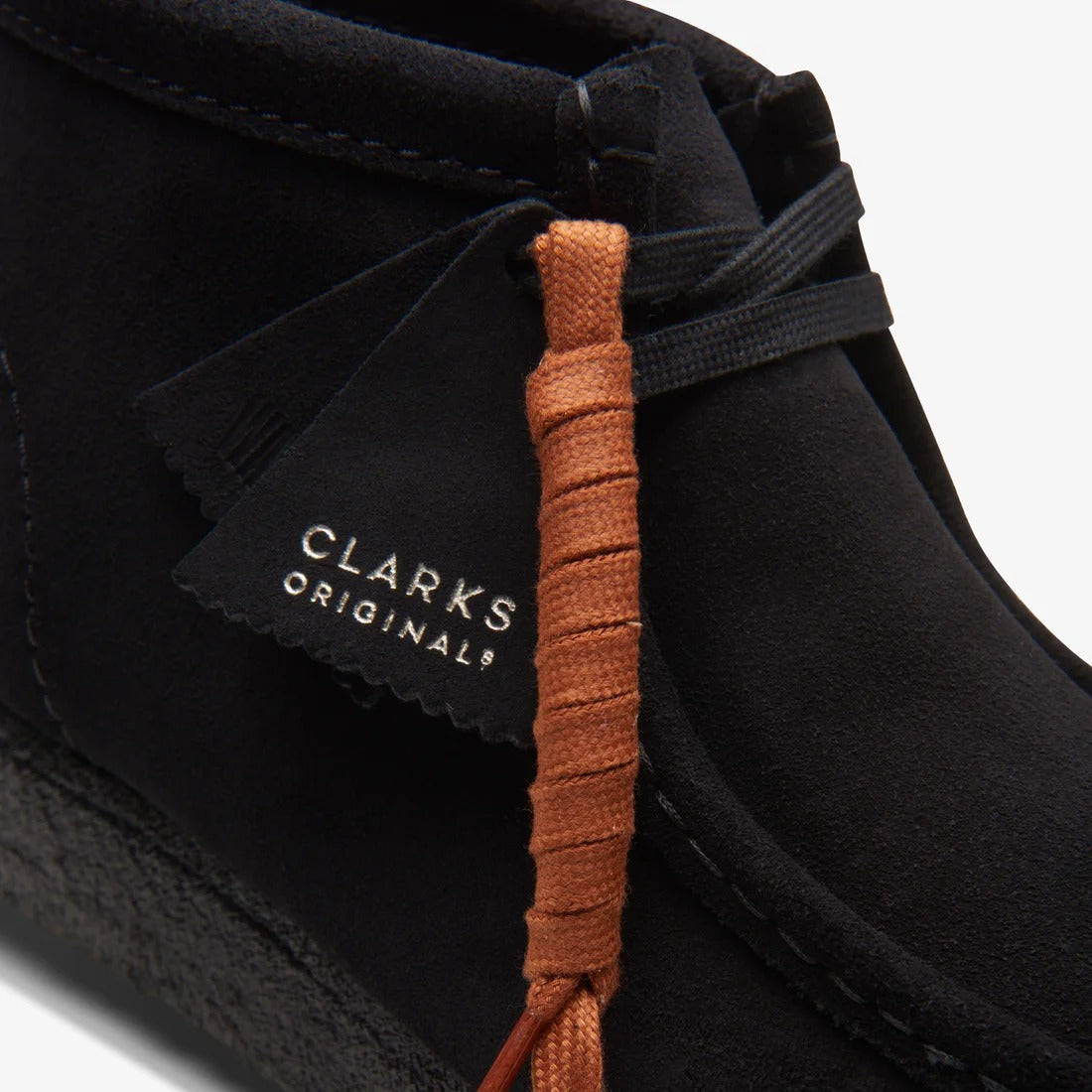 CLARKS - Wallabee Boot Black Suede【26155517】