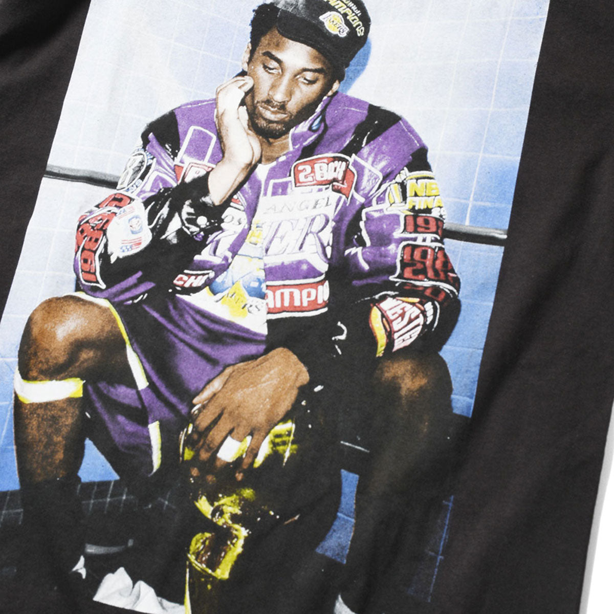 KOBE CHAMPIONSHIP TROPHY TEE 半袖Tシャツ