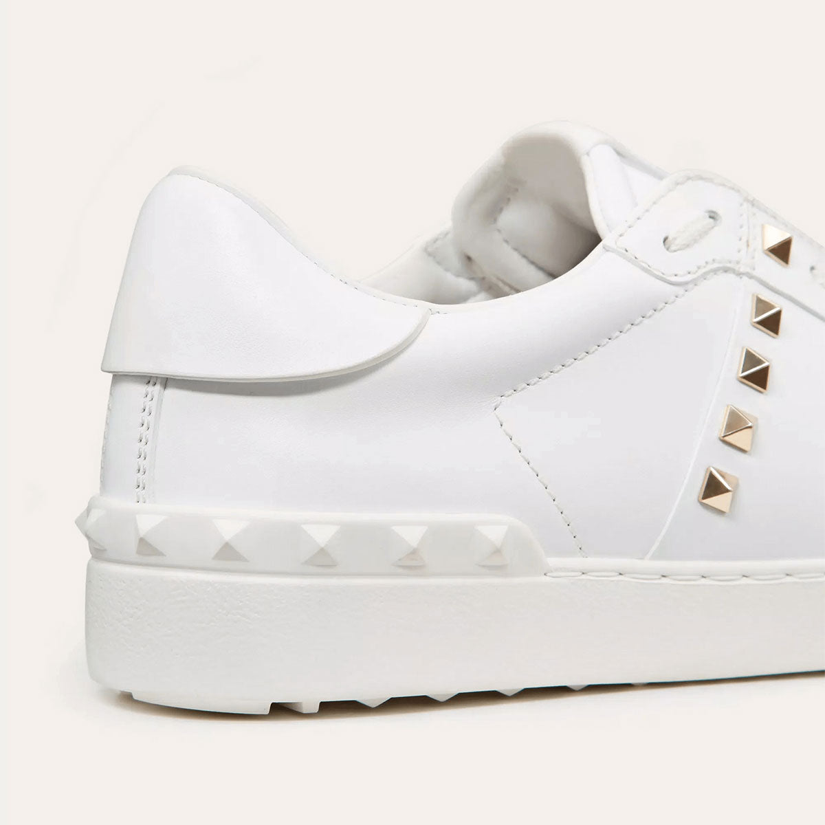 VALENTINO GARAVANI - Rockstud Untitled Calfskin Sneaker "White"【6Y2S0931BHS】