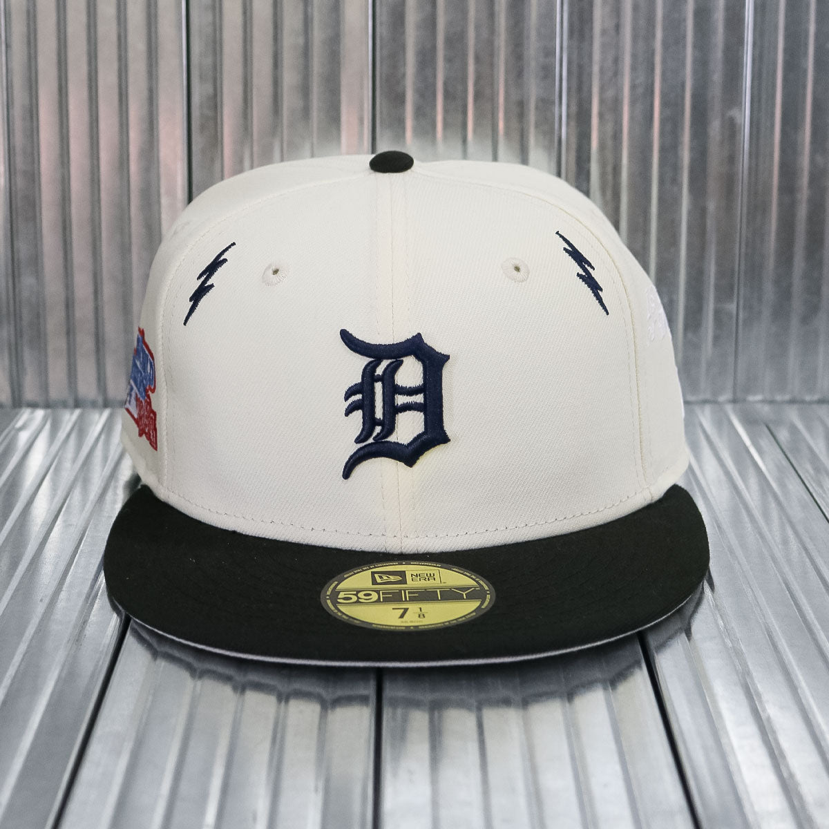 New Era × Diet Starts Monday - 59FIFTY Detroit Tigers WS 1984 Lightning Bolts 29348 Chrome White/Black【60770372】