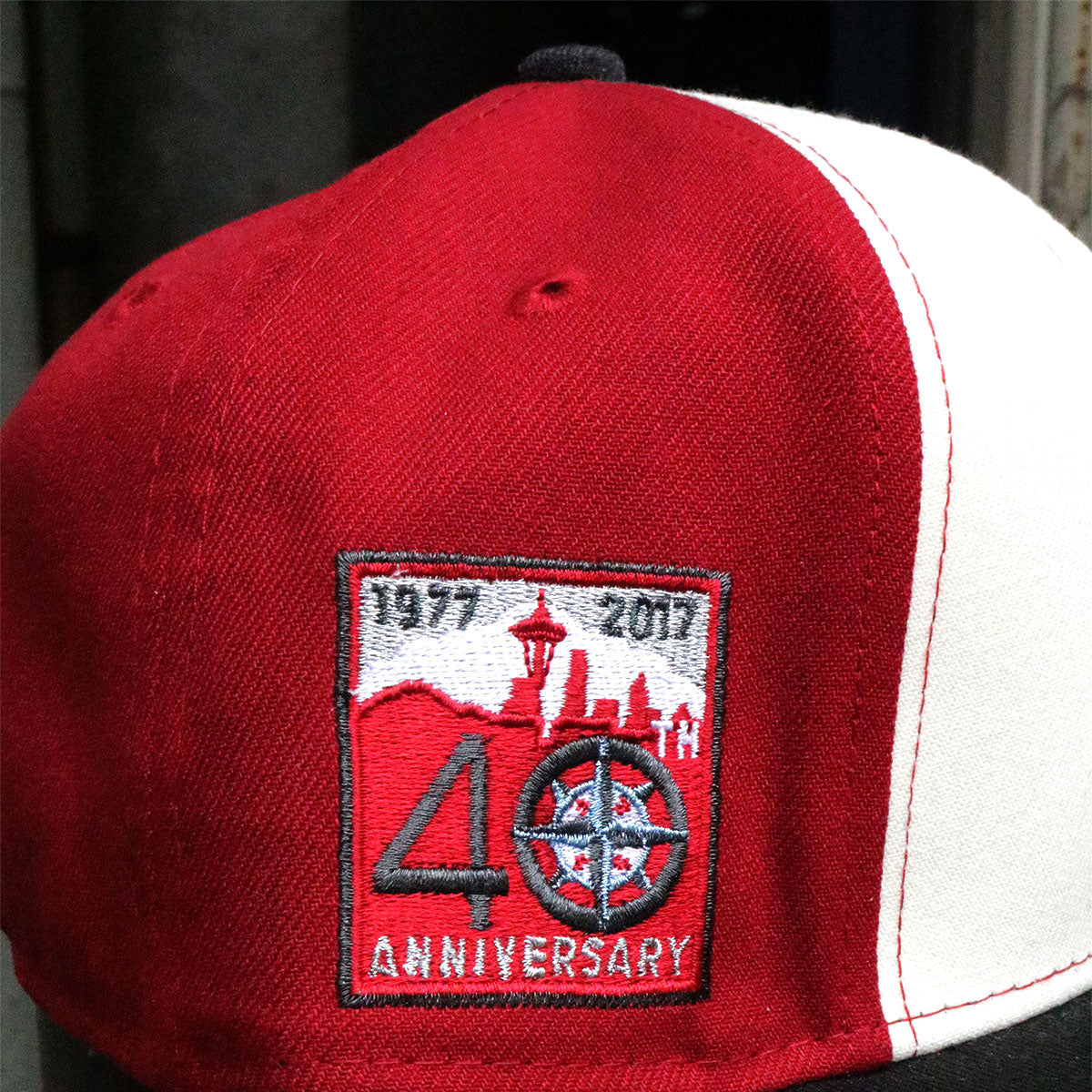 NEW ERA - SEATTLE MARINERS 40TH ANNIV 59FIFTY CHROME WHITE/BLACK/RED