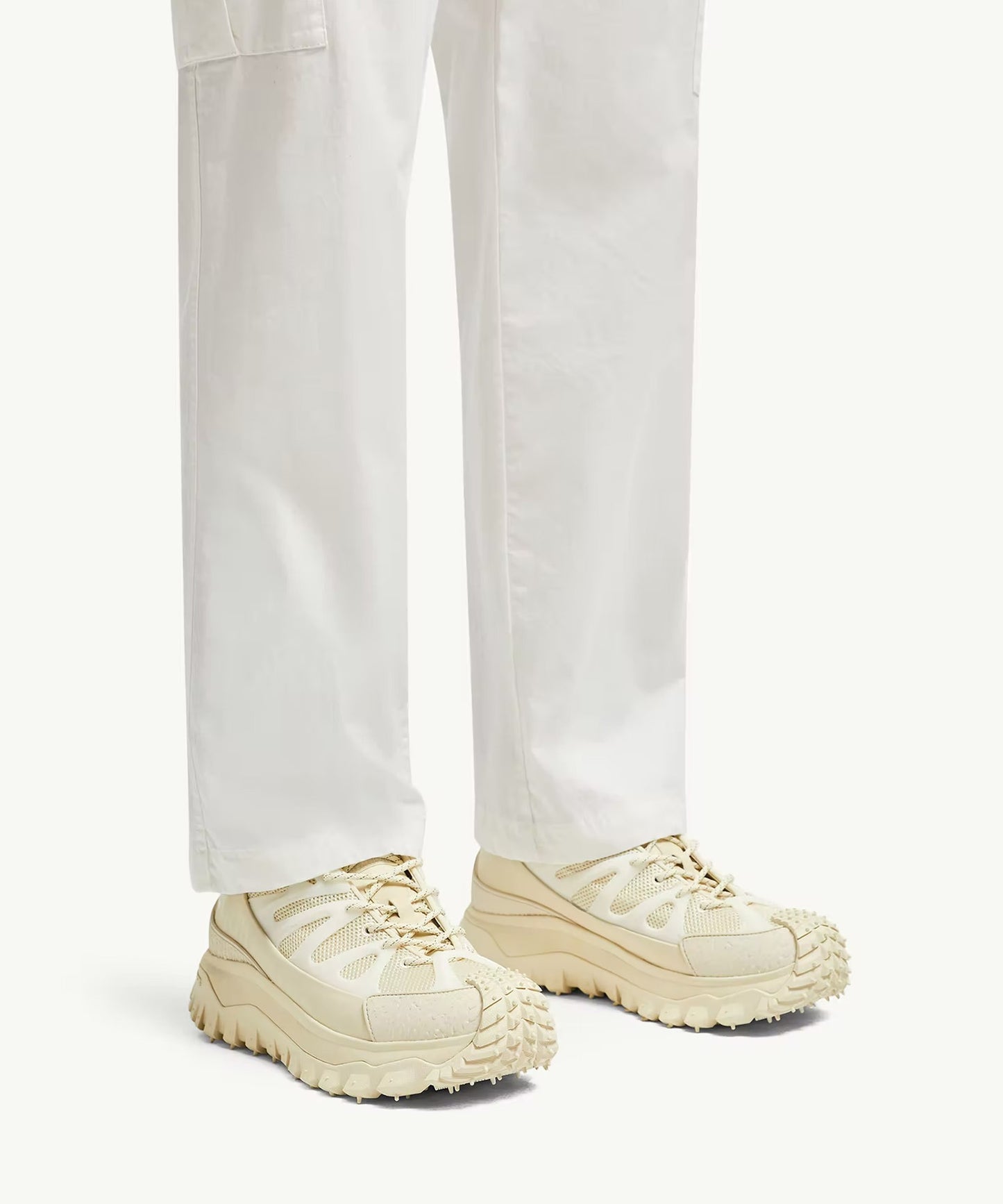 MONCLER TRAILGRIP AMOEBA by Salehe Bembury 001 WHITE 【4M00130 M6068】