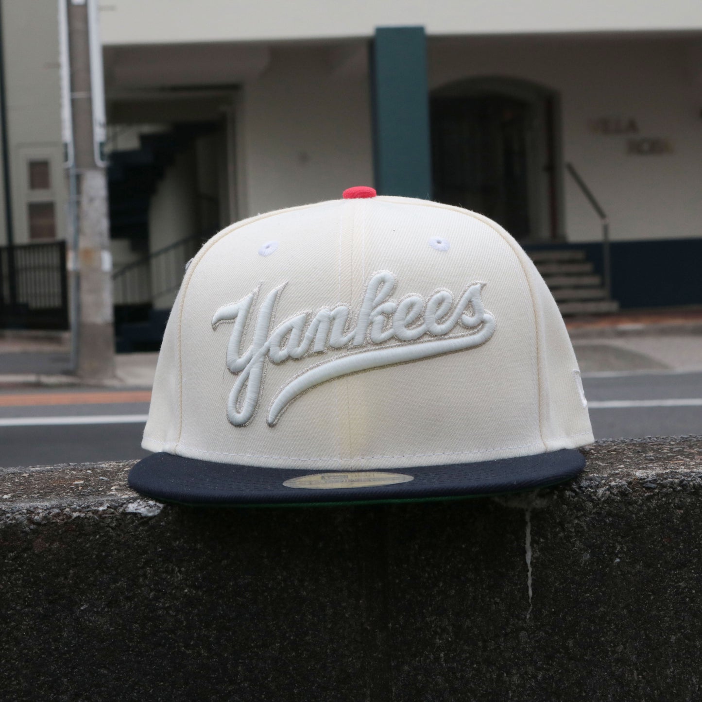 NEW ERA NEW YORK YANKEES - 59FIFTY CO SCRIPT LOGO CREAM/NAVY