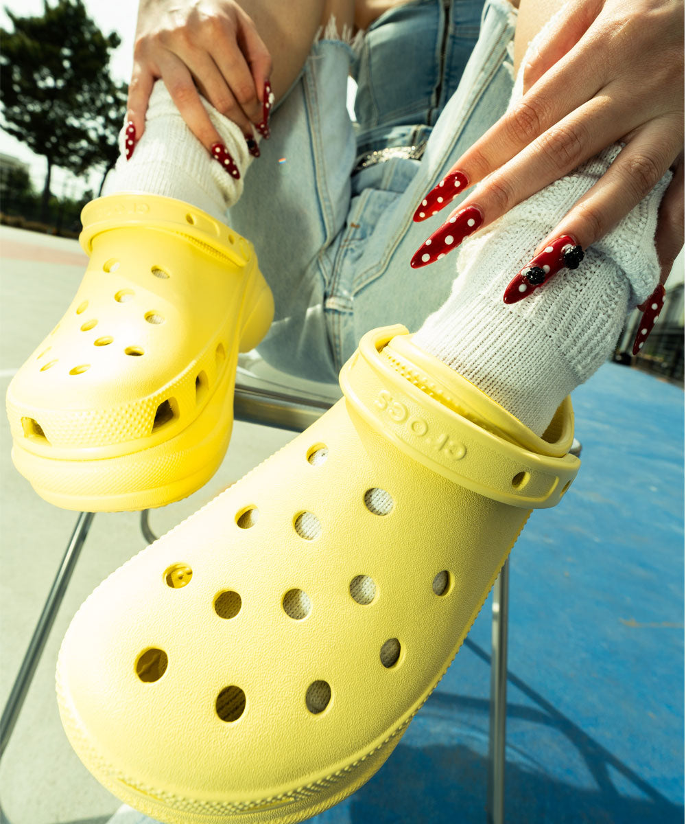 crocs - WMNS Classic Bae Clog Daylily【206302-78R】