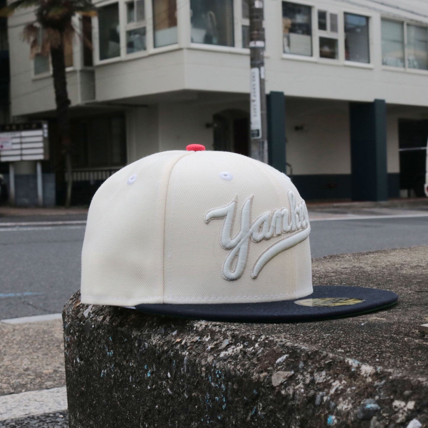 NEW ERA NEW YORK YANKEES - 59FIFTY CO SCRIPT LOGO CREAM/NAVY