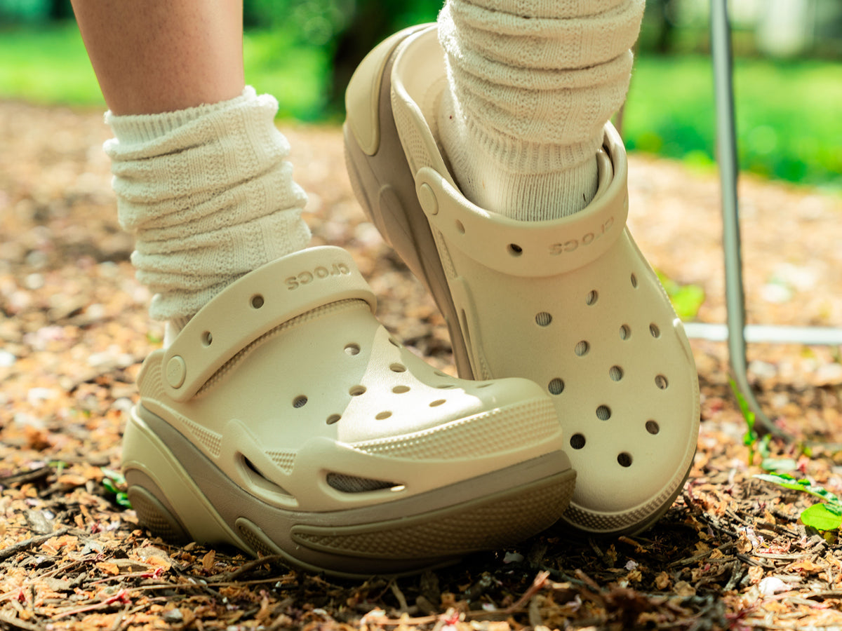 CROCS - MENS WMNS BUBBLE CRUSH CLOG TAUPE 【210061-214】
