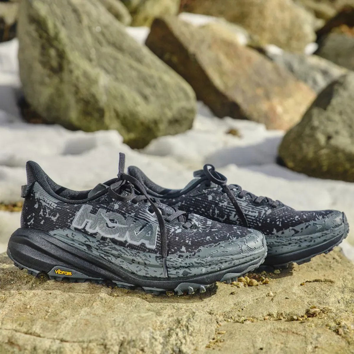 HOKA - MENS SPEEDGOAT 6 GTX BLACK/OUTER ORBIT【1155150-BCKT-MG】