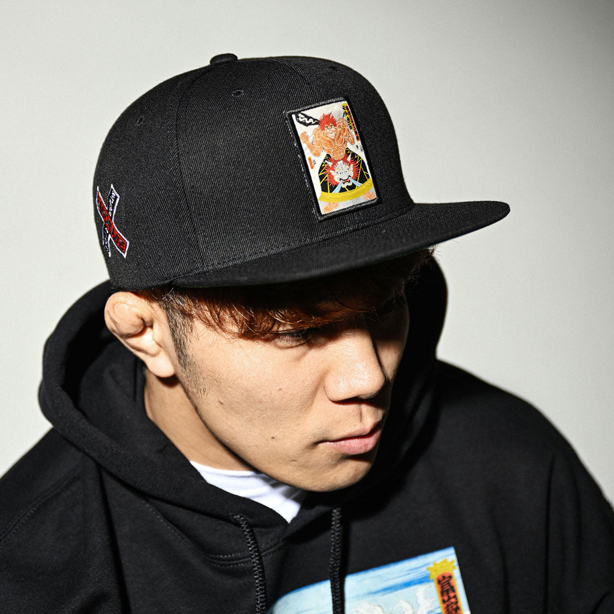HOMEGAME × GRAPPLER BAKI × PANCRASE × THREE TIDES TATTOO 範馬勇次郎 CAP スナップバックキャップ ホームゲーム × グラップラー刃牙 × パンクラス × スリータイズタトゥー【HG241405】