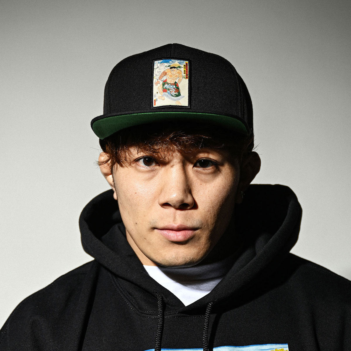 HOMEGAME × GRAPPLER BAKI × PANCRASE × THREE TIDES TATTOO 愚地克巳&烈海王 CAP スナップバックキャップ ホームゲーム × グラップラー刃牙 × パンクラス × スリータイズタトゥー【HG241405】