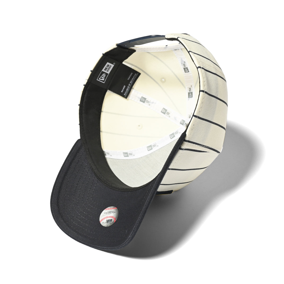 NEW ERA New York Yankees - 9FORTY A-Frame CHROME × NAVY PINSTRIPE【14344781】