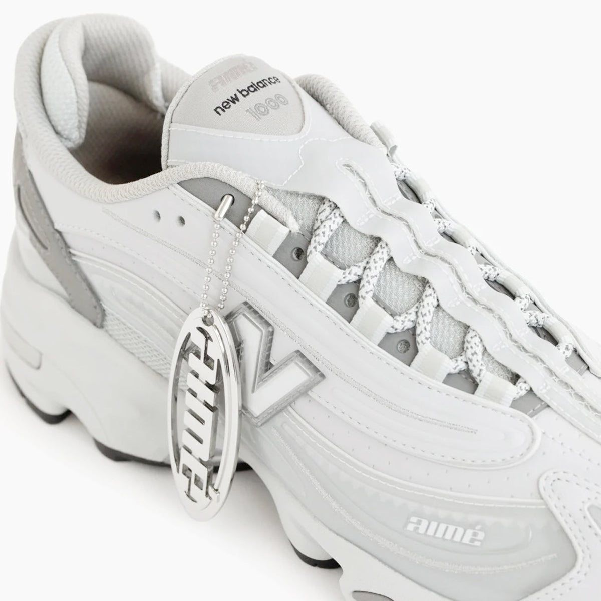 艾梅·萊昂·多爾 NEW BALANCE 1000 灰色
