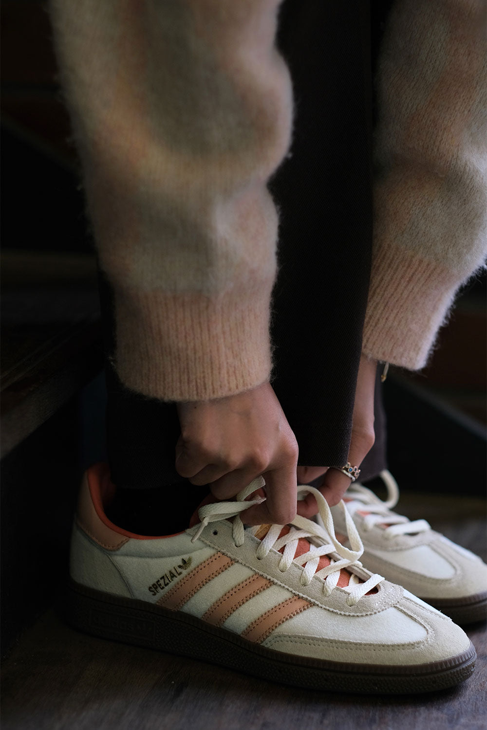adidas - HANDBALL SPEZIAL WMNS Cream White/Powder Coral 【JI2649】