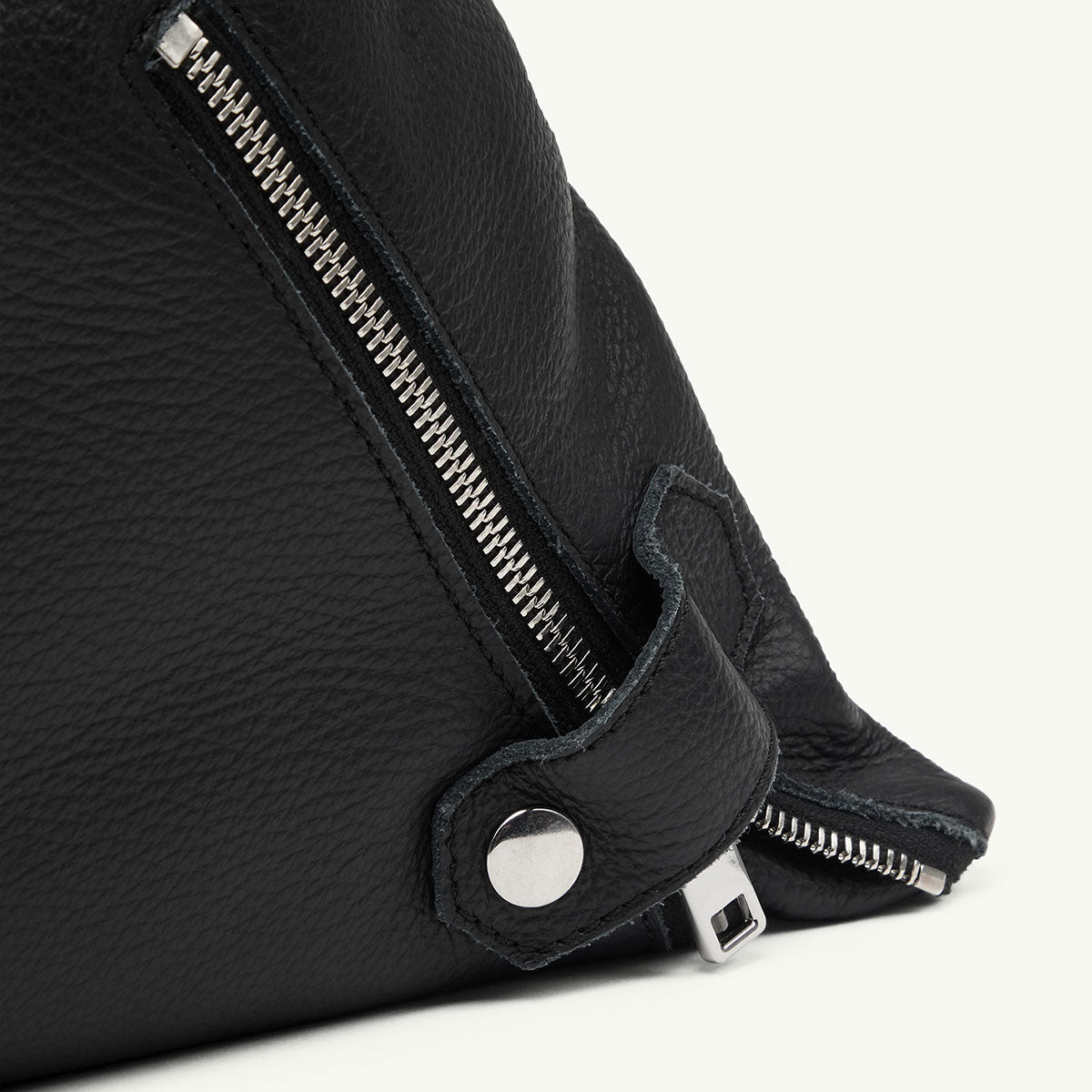 MM6 Maison Margiela - Japanese Bag Classic Medium Black 【S54WD0039P8429T8013】