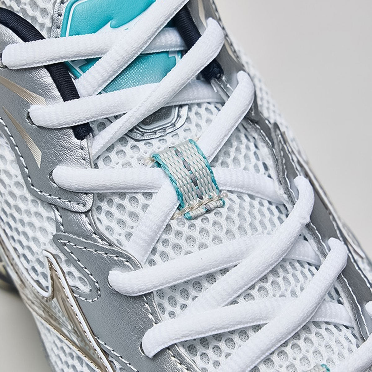 MIZUNO - UNISEX WAVE RIDER 10 WHITE/BEIGE/SKY BLUE 【D1GA243115】