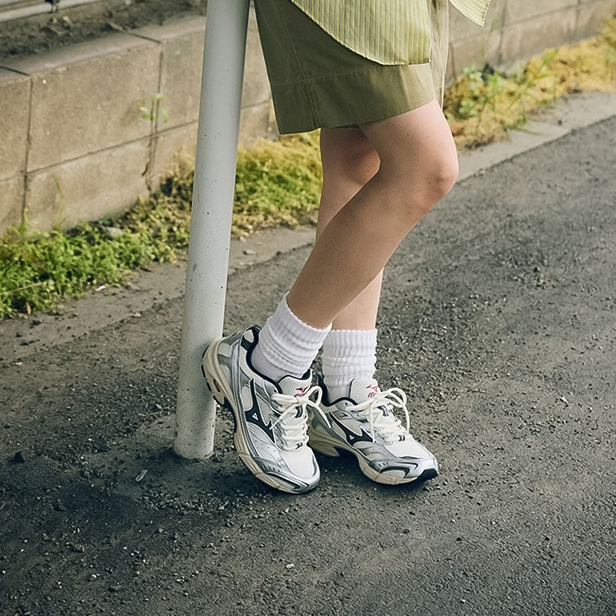 MIZUNO - UNISEX MXR WHITE/BLACKI/SILVER【D1GA245101】