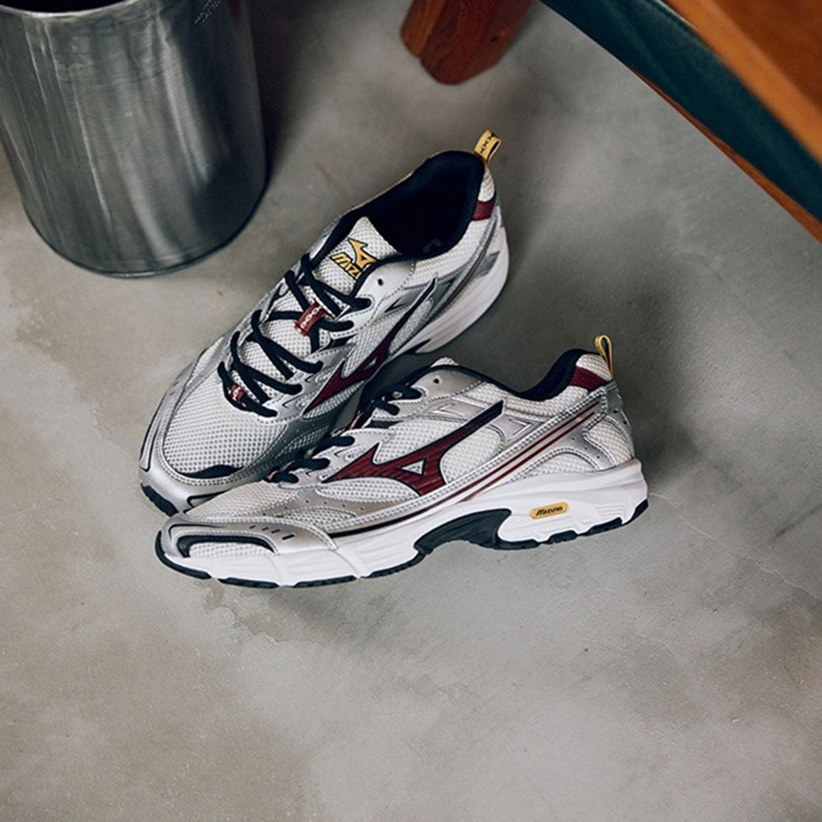 MIZUNO - UNISEX MXR WHITE/BLACK/RED 【D1GA245112】