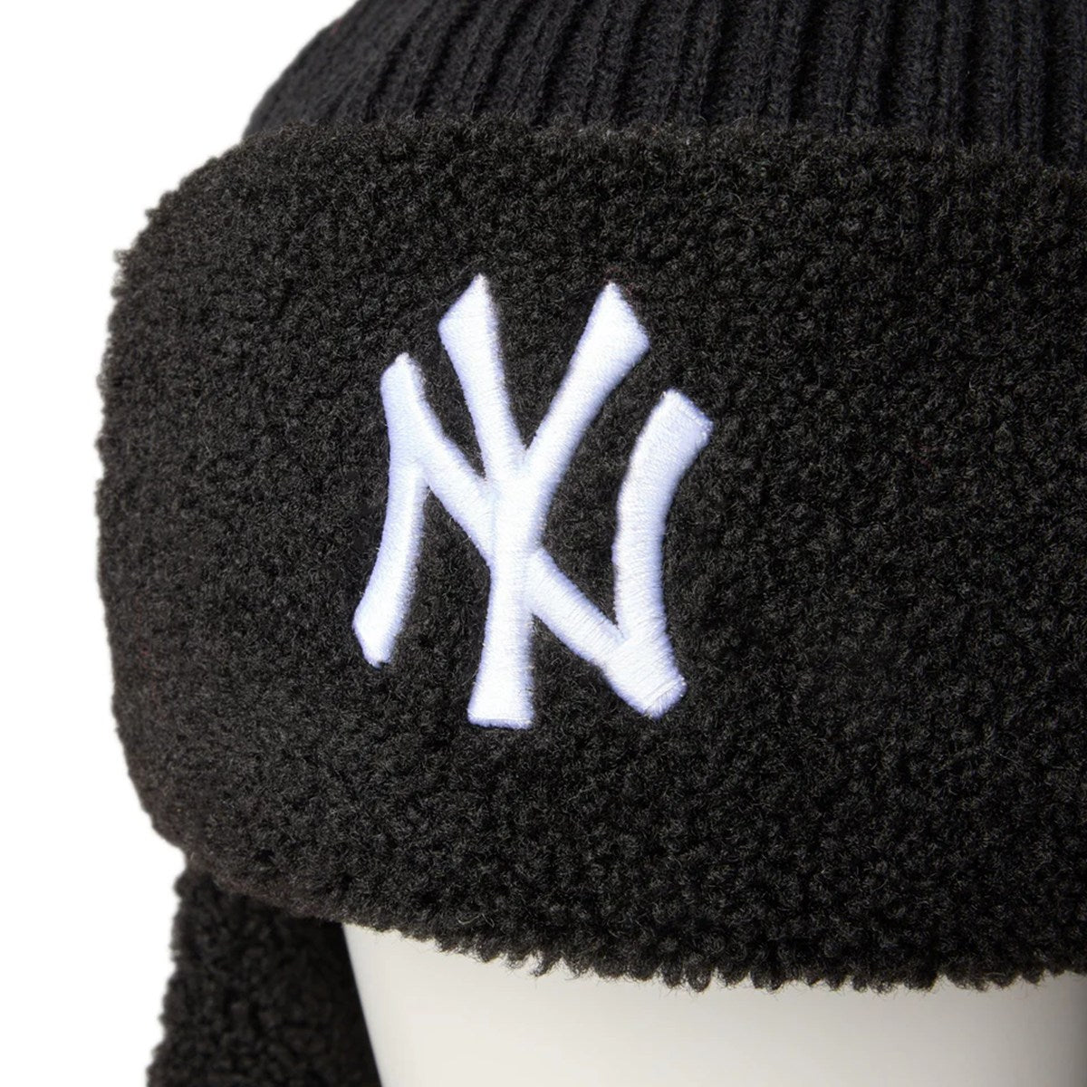 NEW ERA New York Yankees - KNIT TRAPPER BLACK 【14669984】