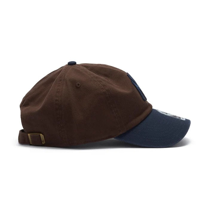 ’47 BRAND New York Yankees - CLEAN UP TWO TONE BROWN/NAVY 【14858339 47A B-NLTRG17GWS-BW】