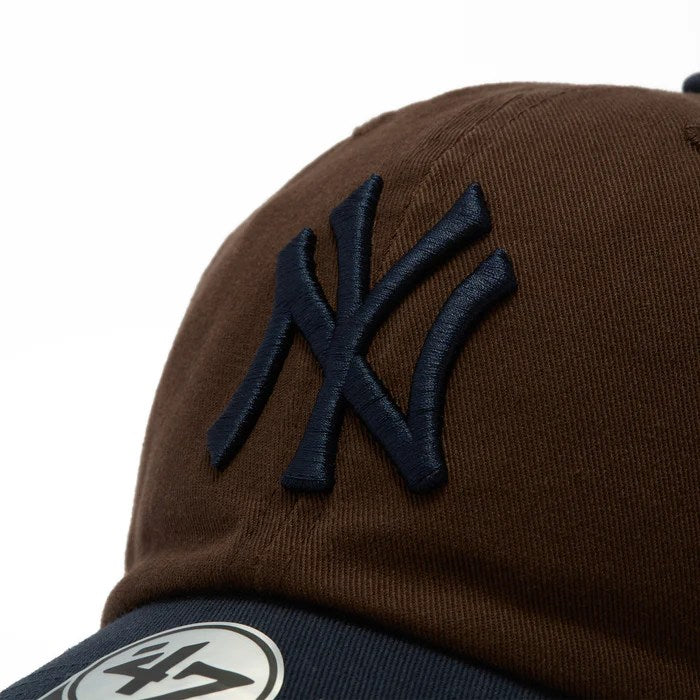 ’47 BRAND New York Yankees - CLEAN UP TWO TONE BROWN/NAVY 【14858339 47A B-NLTRG17GWS-BW】