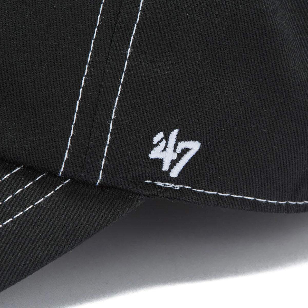 ’47 BRAND New York Yankees - CLEAN UP Contrast Stitch BLACK 【14858362 47A B-CONCU17GWS-BK】
