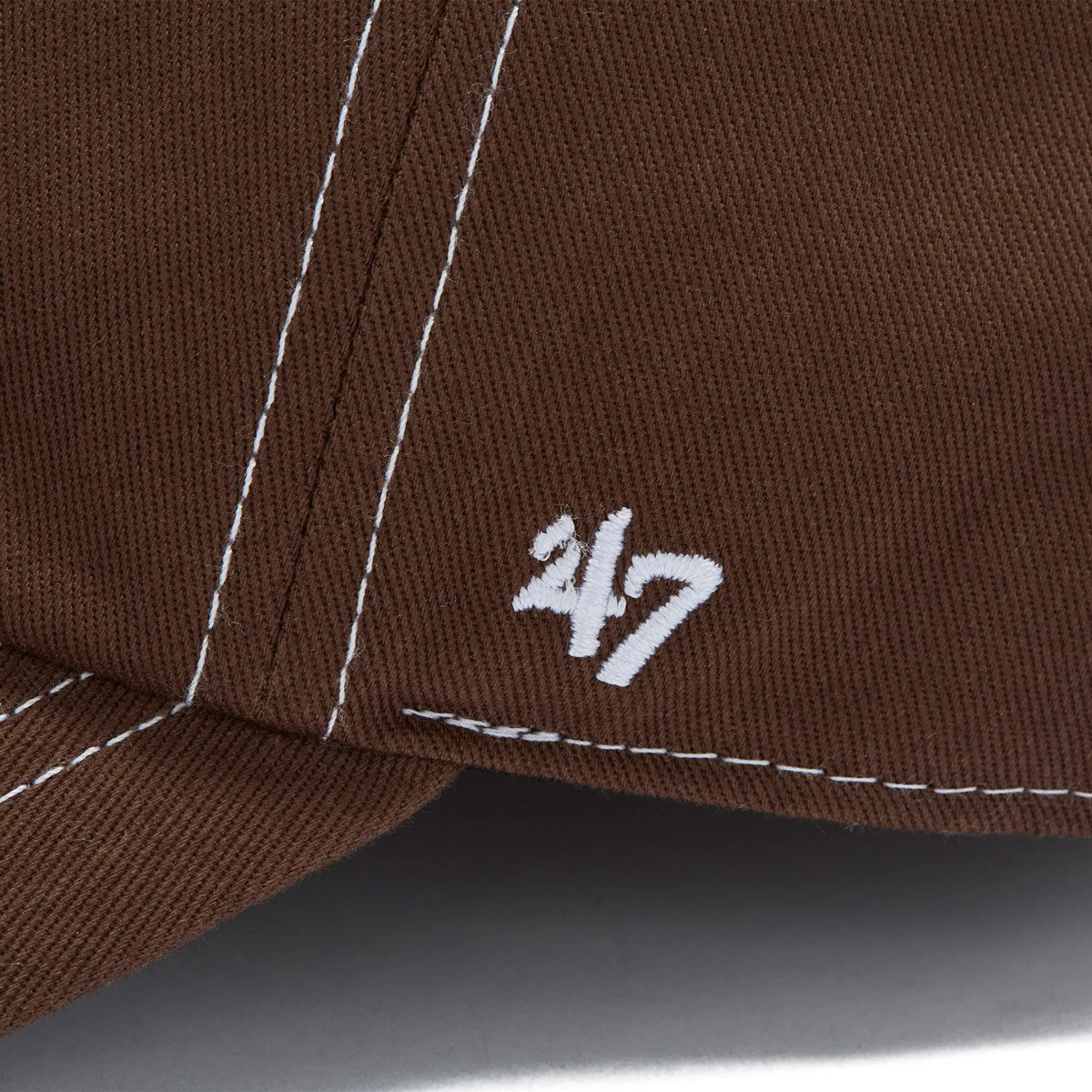 ’47 BRAND New York Yankees - CLEAN UP Contrast Stitch BROWN 【14858364 47A B-CONCU17GWS-BW】