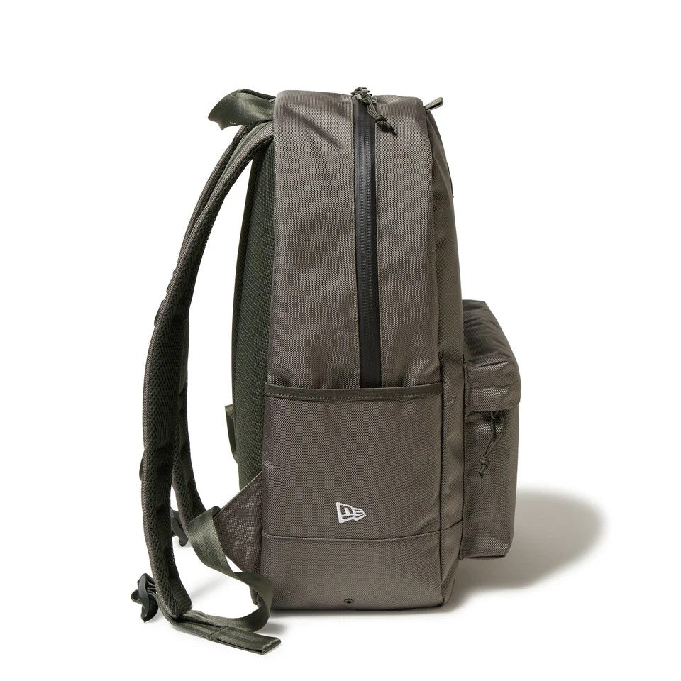 NEW ERA - LIGHT PACK 27L OLIVE 【14655354】