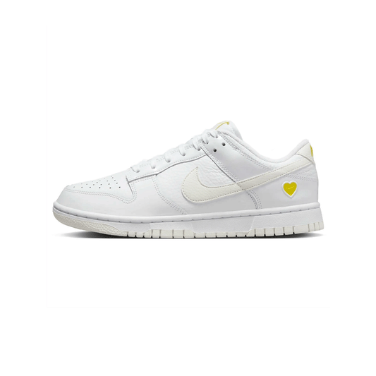 NIKE WMNS DUNK LOW "Yellow Heart" Nike Women's Dunk Low Yellow Heart [FD0803-100]