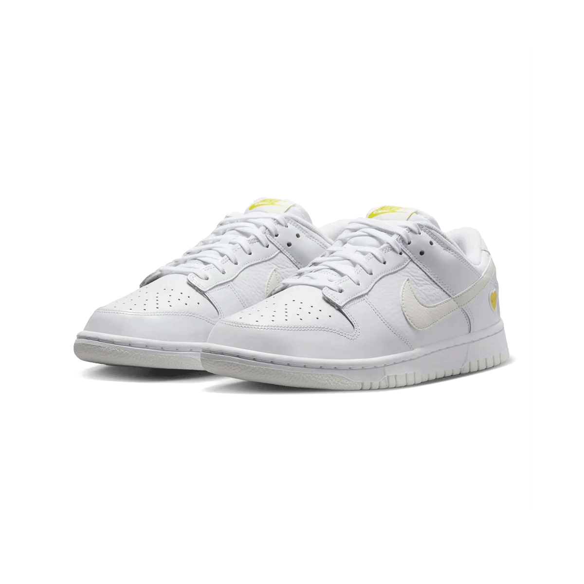 NIKE WMNS DUNK LOW 