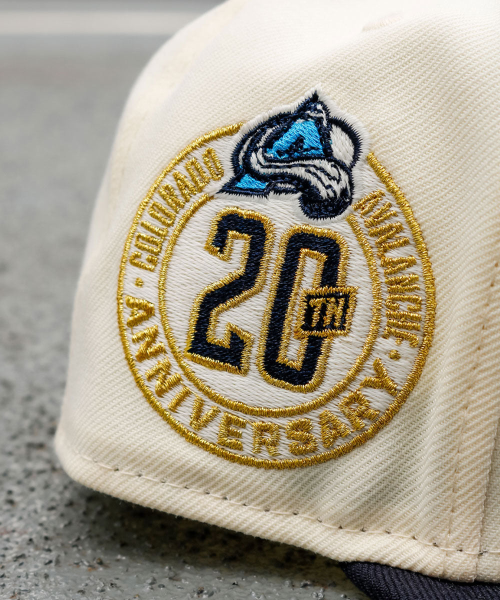 TY MATHIS NEW ERA - Colorado Avalanche 59FIFTY 20th Anniv. Chrome White/Dark Navy