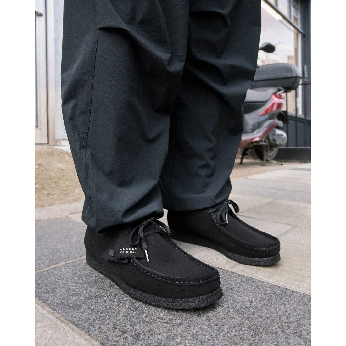 CLARKS - Wallabee Black Suede【26155519】