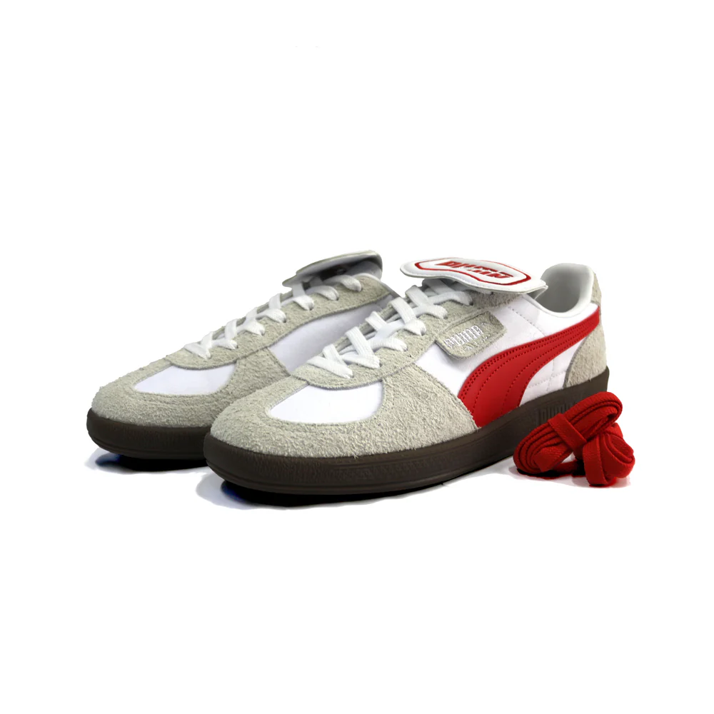 【先行予約 : 2025年2月8日(土)以降より順次発送】PUMA - PALERMO PREMIUM DR.SWAG 01PUMA WHITE/RED【403442-01】