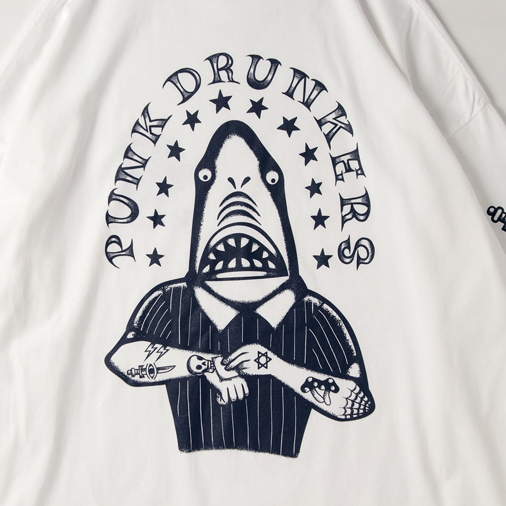 PUNK DRUNKERS - タトゥー鮫人BIGロンTEE WHITE【PDS-25213A】