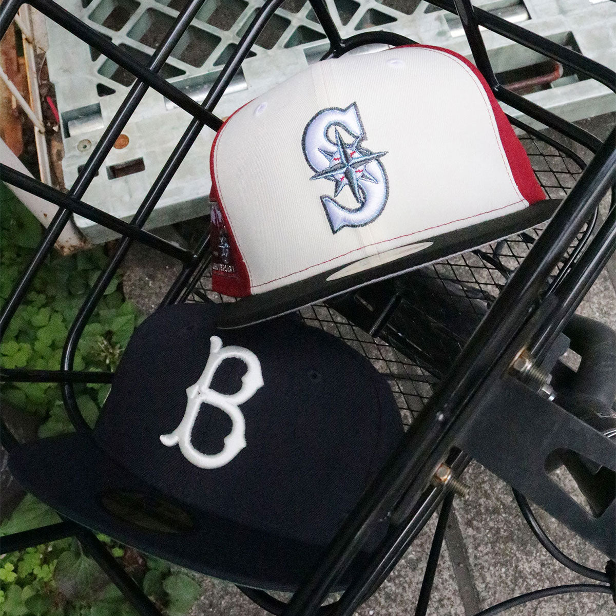 NEW ERA - SEATTLE MARINERS 40TH ANNIV 59FIFTY CHROME WHITE/BLACK/RED