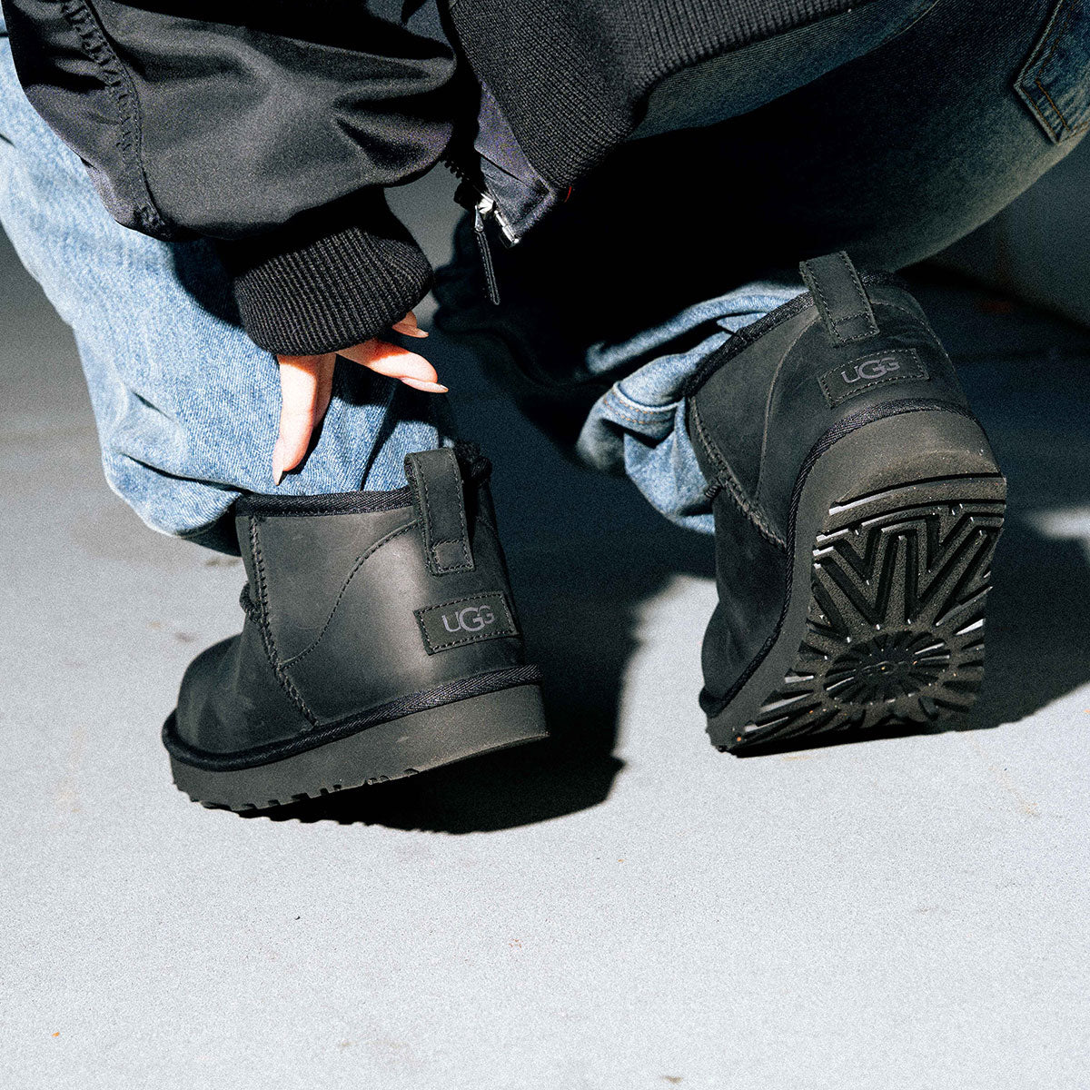 UGG - W CLASSIC ULTRA MINI LTHR 【1174210-BLK】