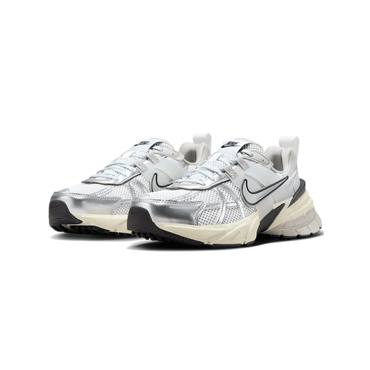 NIKE W V2K RUN「SUMMIT WHITE/金屬銀」耐吉女式 V2K Run「Summit 白/金屬銀」[FD0736-100]