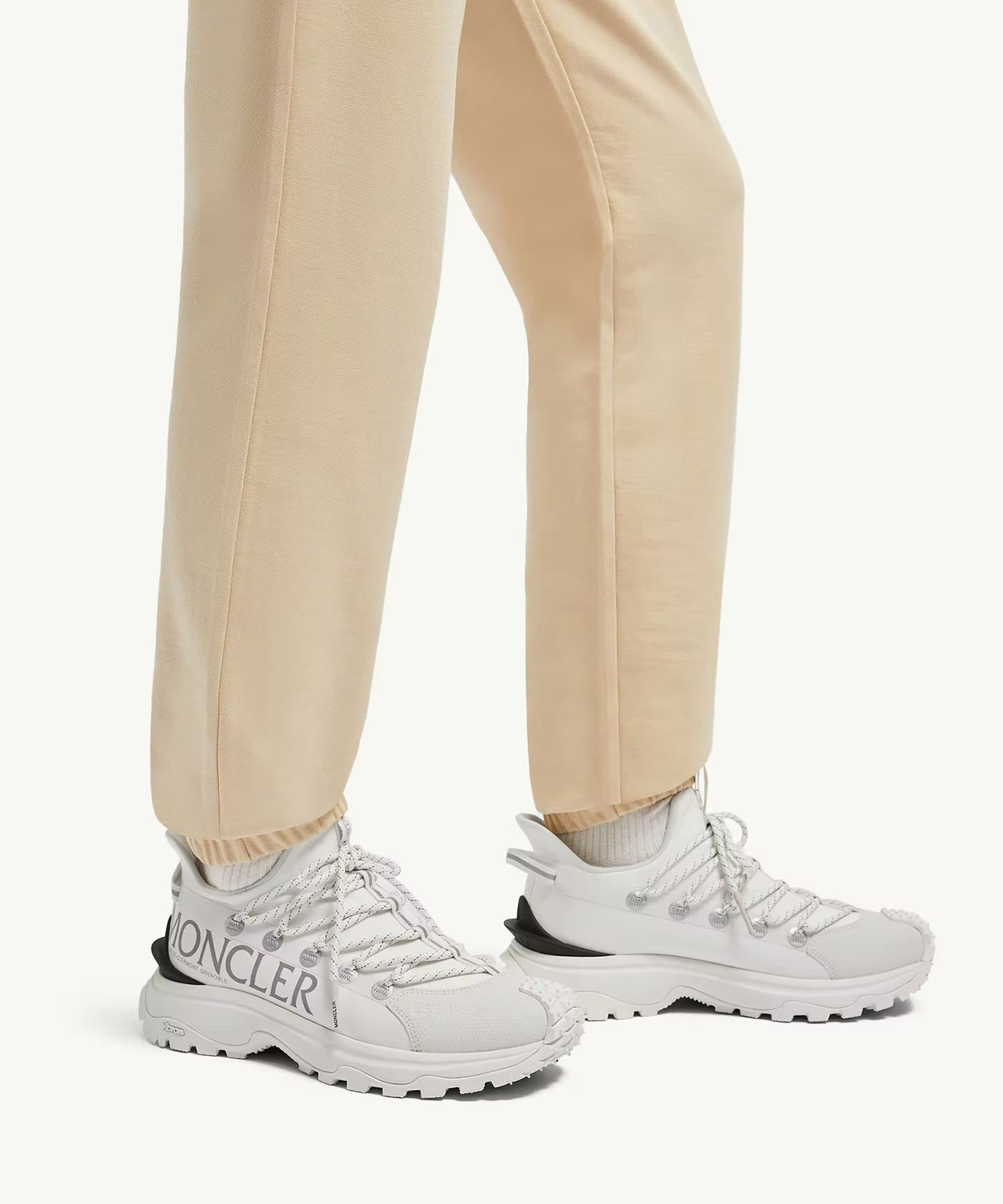 MONCLER - TRAILGRIP LITE 2 001 WHITE【4M00040 M3457】