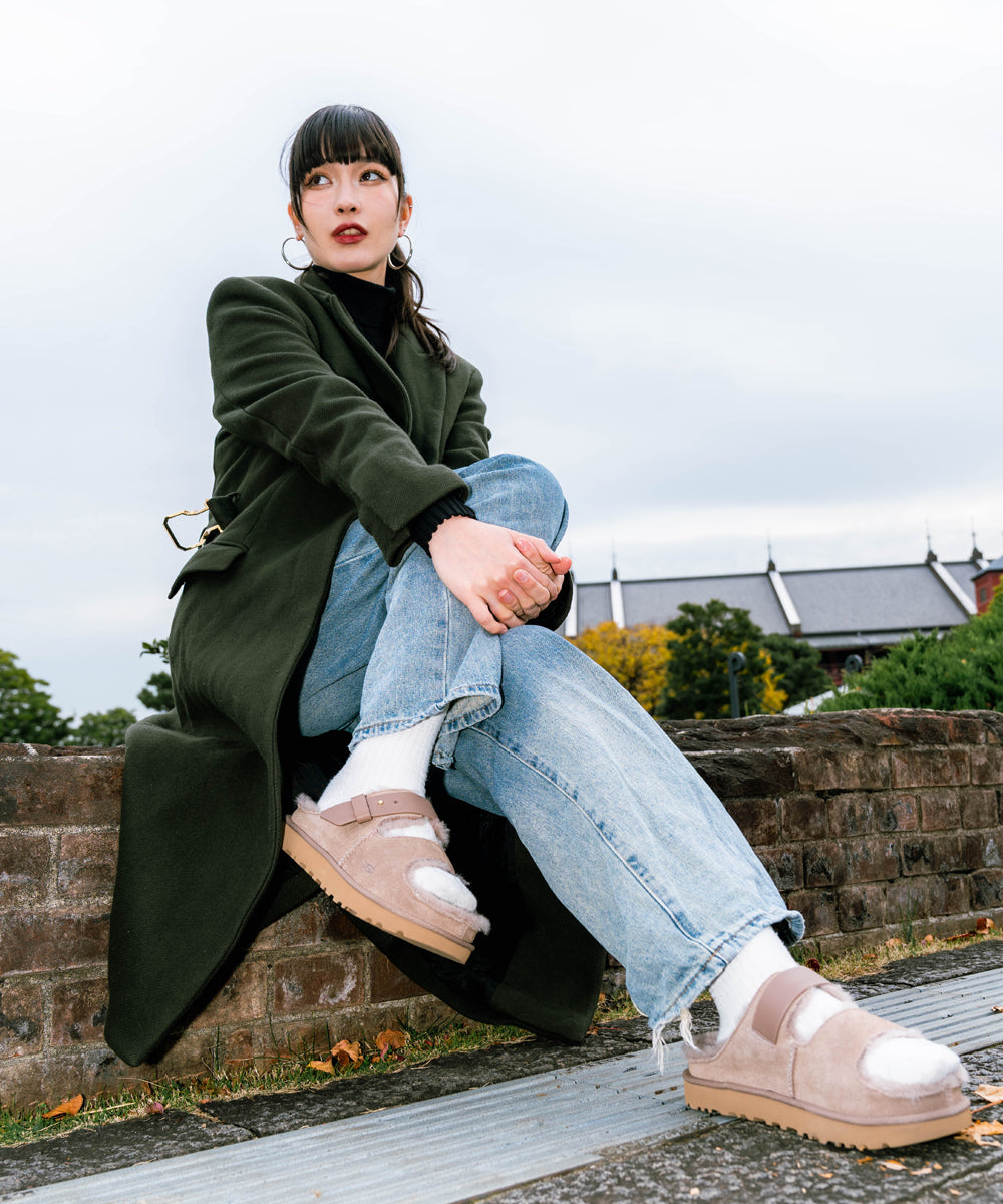 UGG - WMNS GREENPORT STRAP SLIDE Caribou【1167611-CRBO