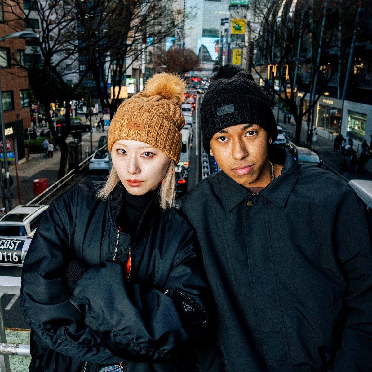 UGG - W CABLE BEANIE WITH POM 【100819-BLK】