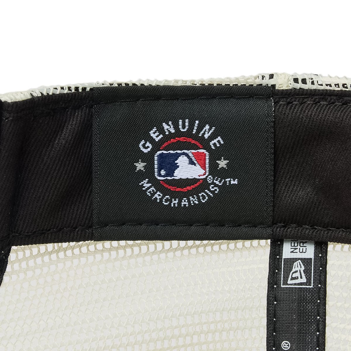 NEW ERA New York Yankees - 9FIFTY TRACKER ALL MESH CHROME/BLACK【14388561】