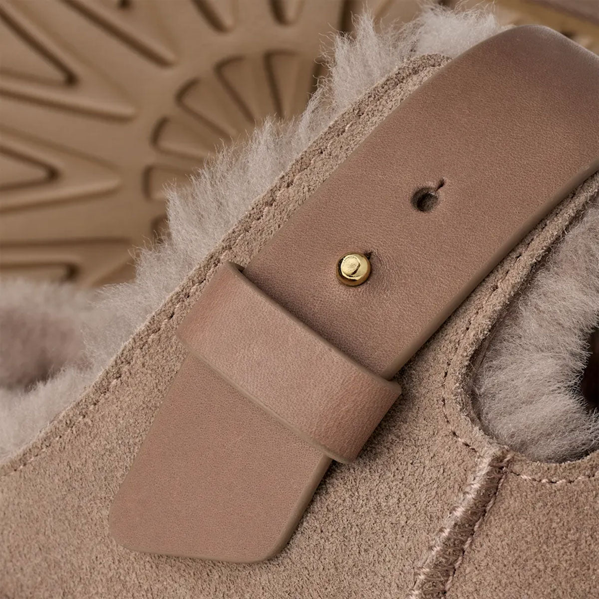 UGG - WMNS GREENPORT STRAP SLIDE Caribou【1167611-CRBO】