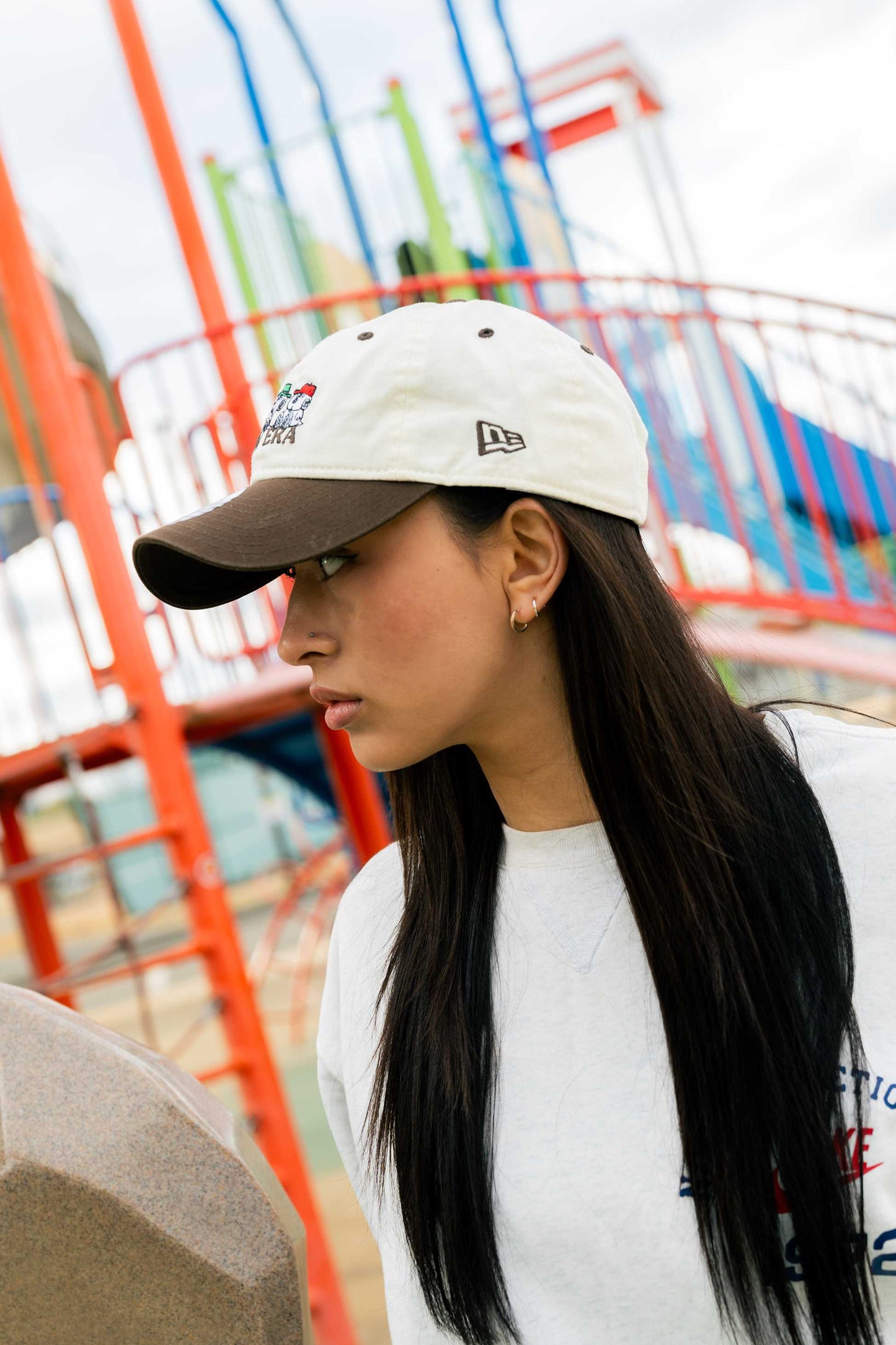 NEW ERA PEANUTS - 9TWENTY SNOOPY WITH BRO CHROME WHITE/WALNUT【14682618】