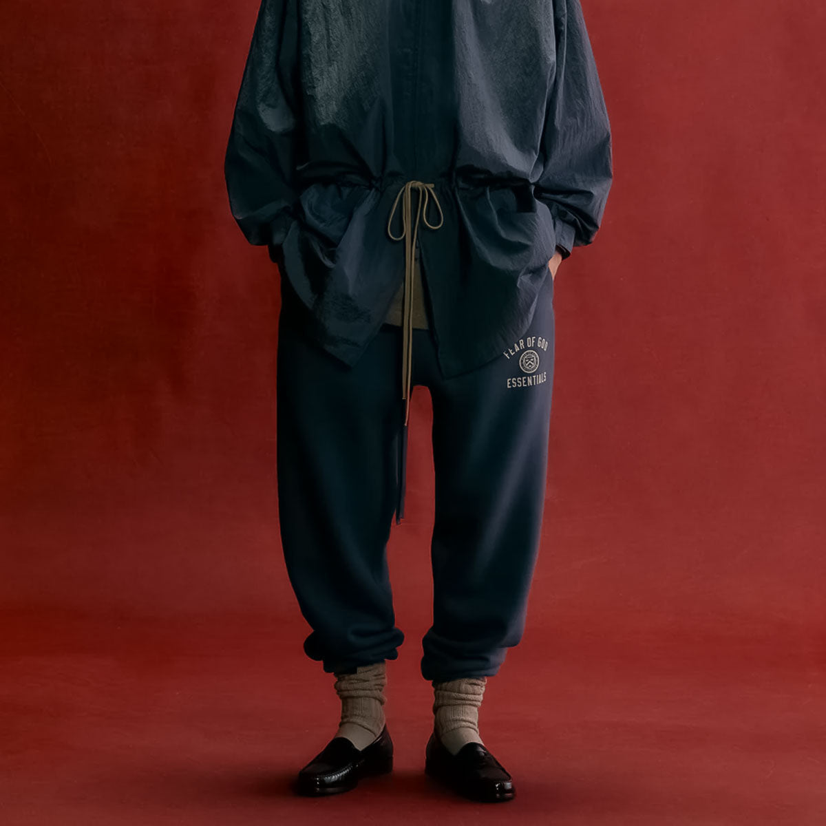 Fear of God ESSENTIALS - FLEECE ESSENTIAL SWEATPANT MARINE 【130HO242024F】