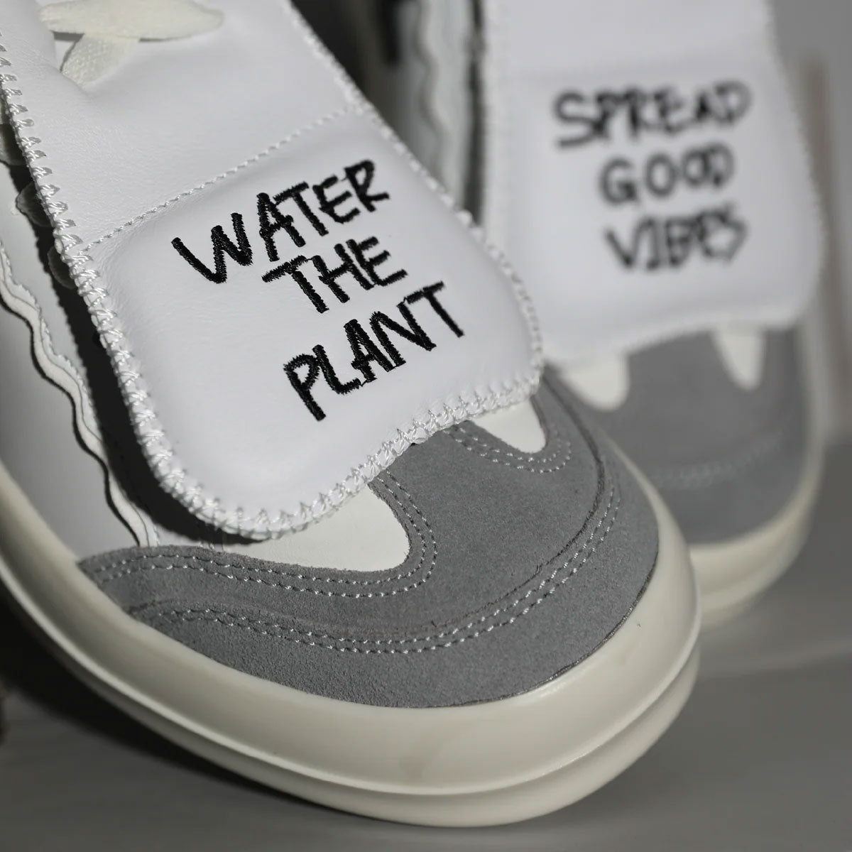 WATER THE PLANT - ”BONE” Vintage Kicks | White