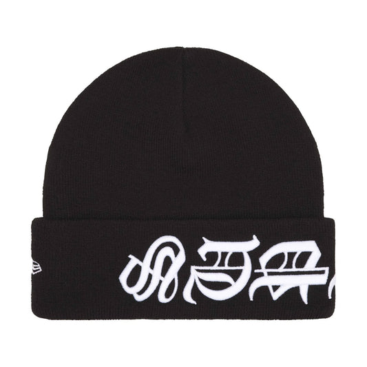 Supreme × New Era - Blackletter Beanie BLACK