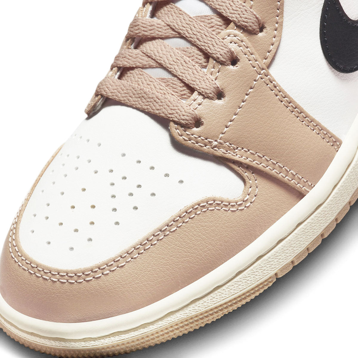 NIKE WMNS AIR JORDAN 1 MID WHITE/SAIL/DESART 耐吉女款 Air Jordan 1 Mid 白色/Sail/Desert [BQ6472-103]