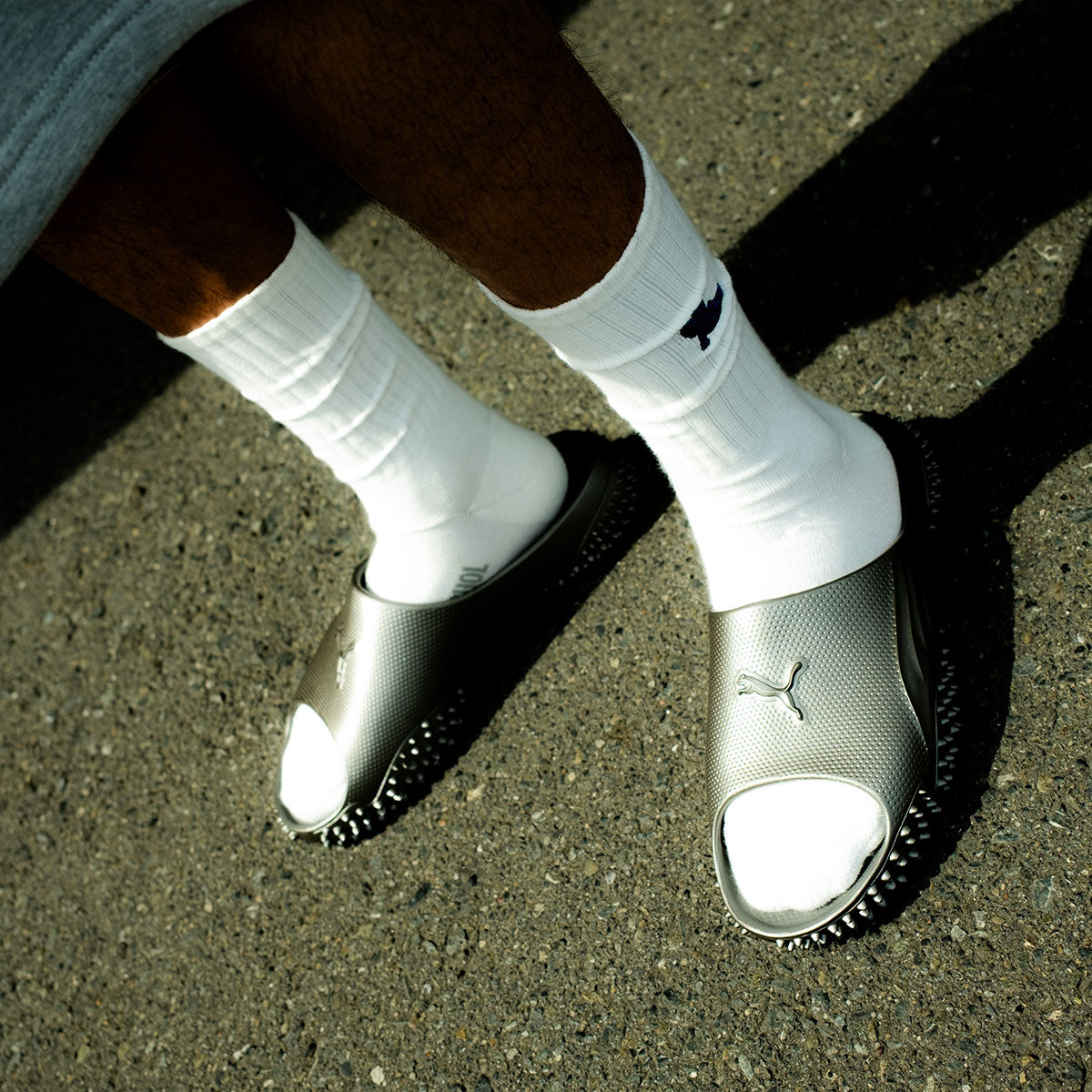 PUMA - MOSTRO SLIDE PUMA AGED SILVER【405282-08】