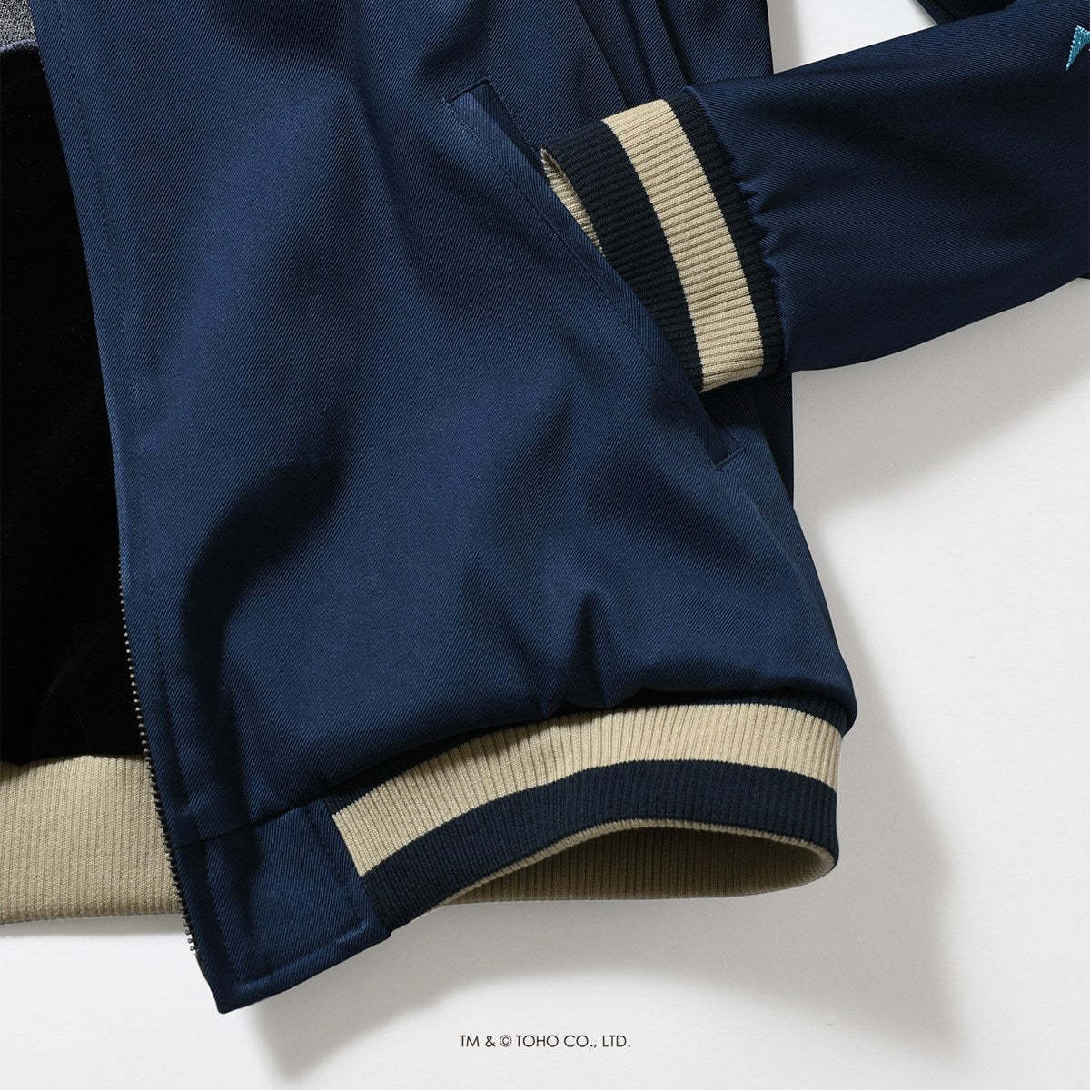 【先行予約：2月上旬頃より順次発送】GODZILLA | HOMEGAME REVERSIBLE SOUVENIR JACKET【HG251001】